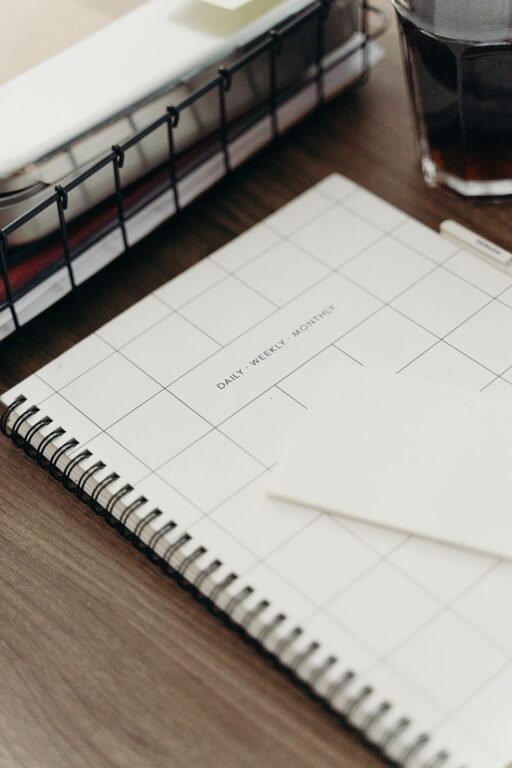 Simple Cleaning Schedule to Tidy Your Home in Just One Week